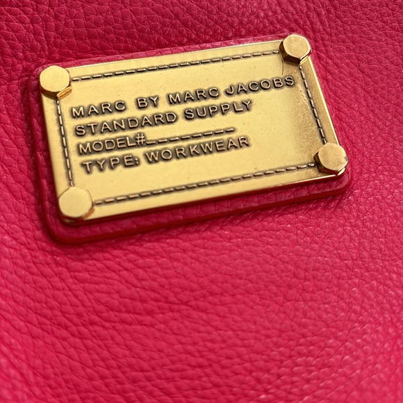 Lightly used pink Marc Jacobs handbag - Picture 2 of 4